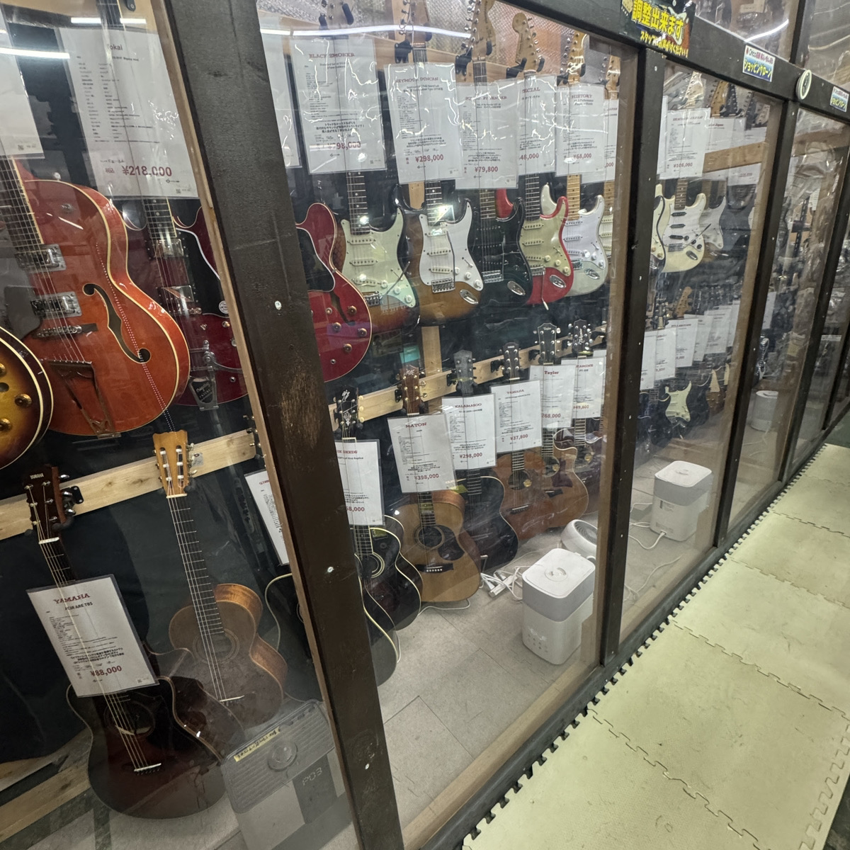 千葉鑑定団船橋店の楽器売場