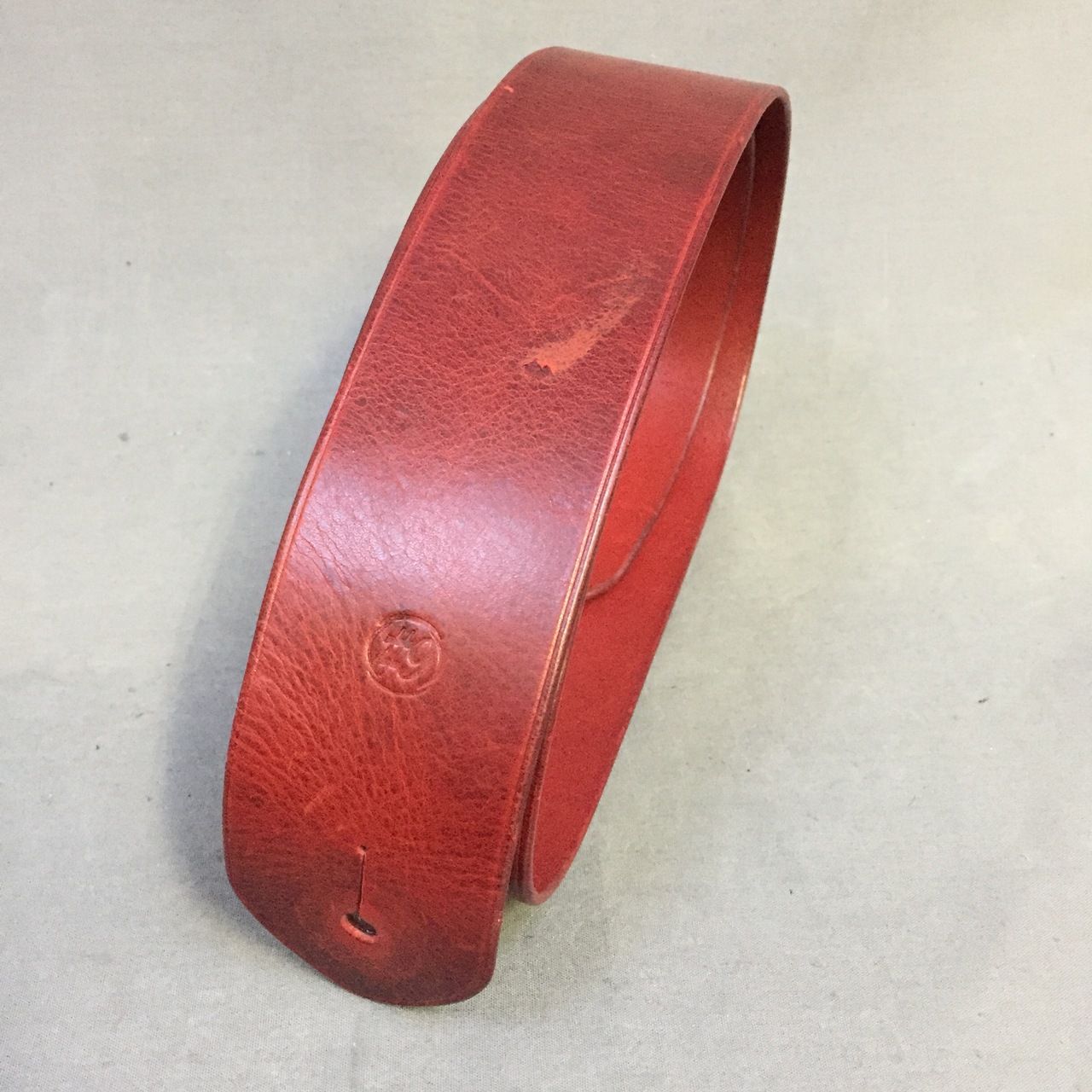 9 レザーストラップ110㎝赤買取りました。デジマートにて