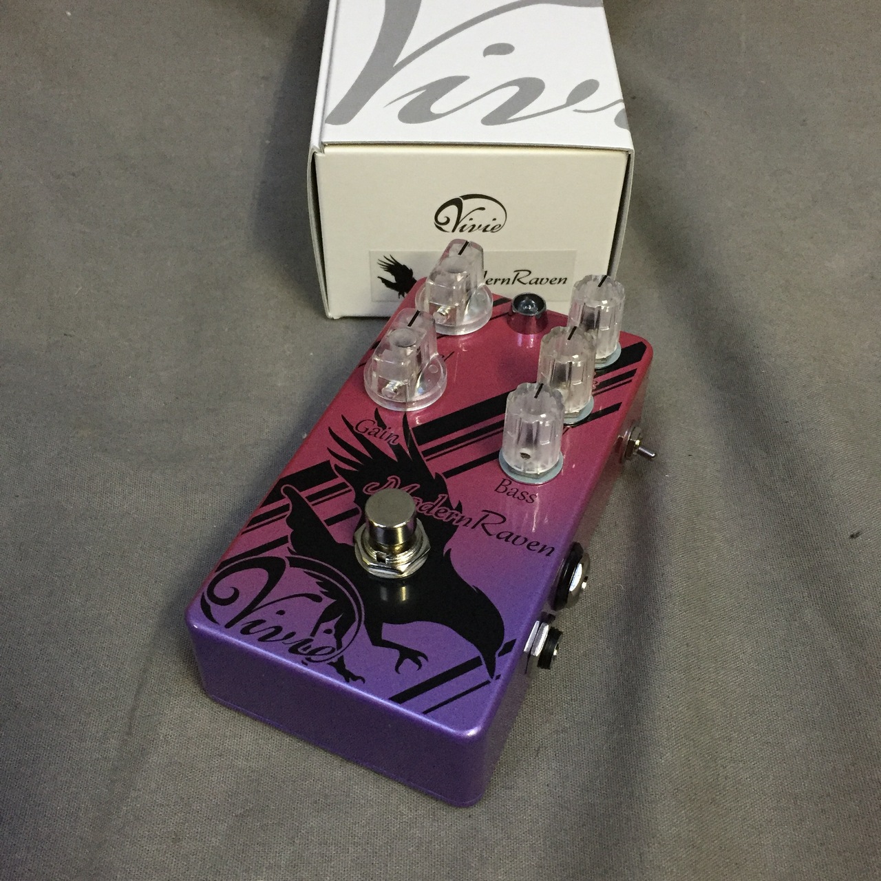 Vivie Modern Raven V2 Vintage-Style Fuzz Pedal W/Box Tested