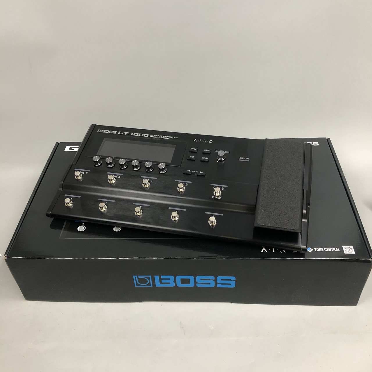 BOSS GT-1000 Guitar Effects Processor買取りました