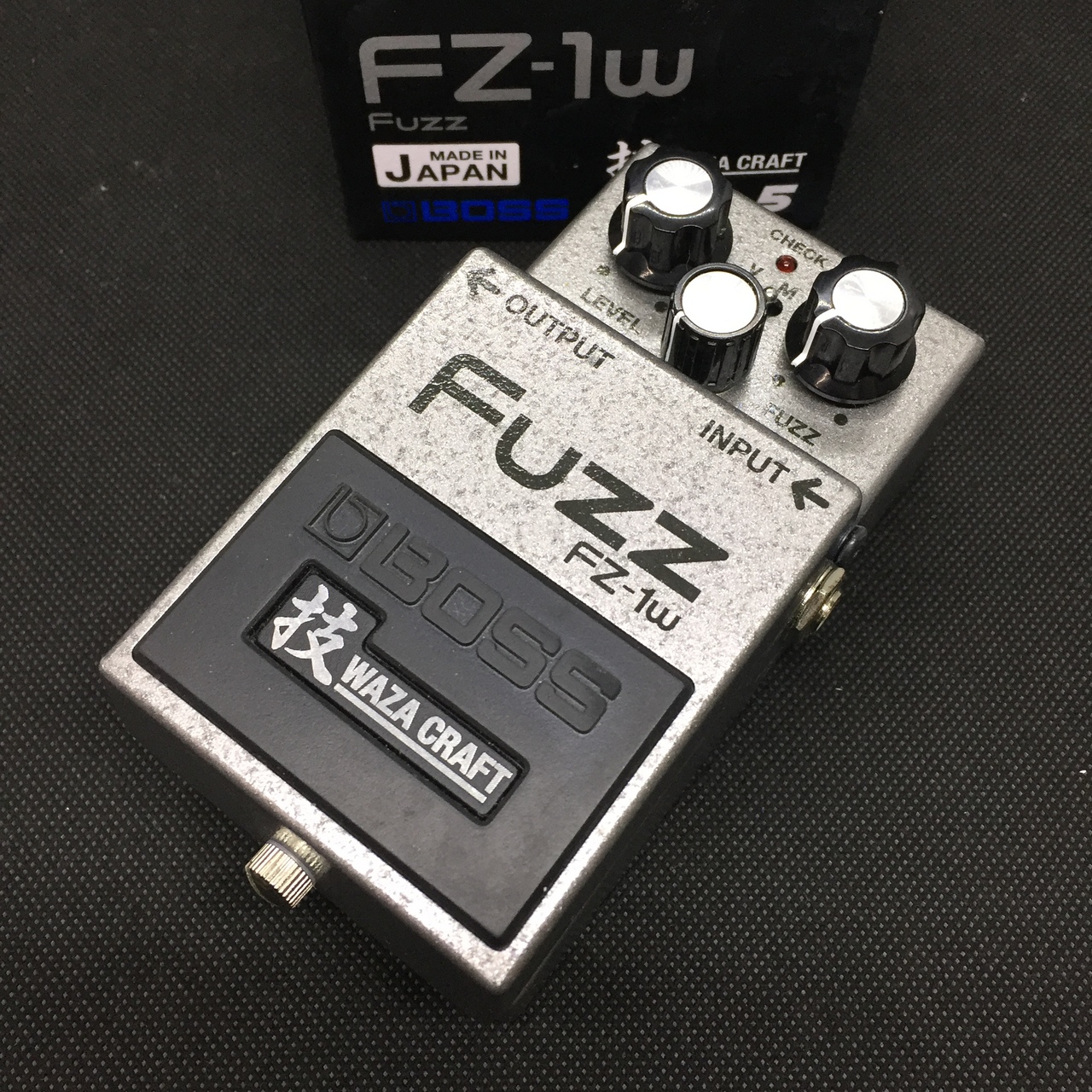 BOSS FZ-1W 技Waza Craft FUZZ 2022年製買取りました。デジマートにて