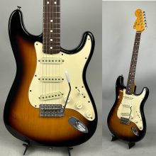 2年間のみ生産されたレアモデル。 PU換装やダメージの具合からお値打ち価格で販売しております。Fender Jimi Hendrix VooDoo Stratocaster Sunburst 1997年製 Montreux P.U.MOD買い取らせていただきました。