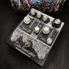 極太スクエア波ファズ×異次元オクターブ。ギターがシンセサイザーに変貌する。EarthQuaker Devices Data Corrupter買い取らせていただきました。